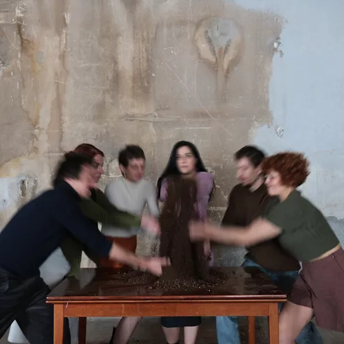 Στο εσωτερικό