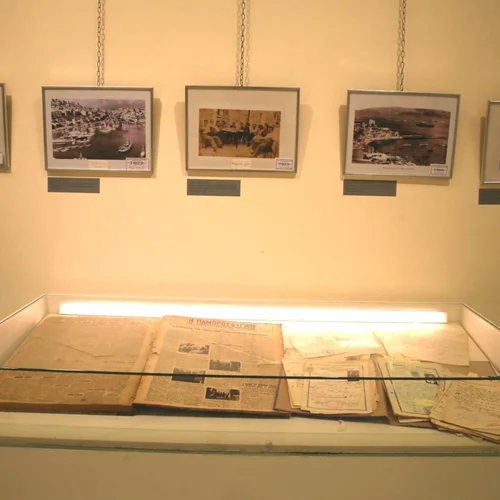 Ξεναγήσεις στην έκθεση  "Πειραιάς, 1922: τεκμήρια προσφυγιάς"