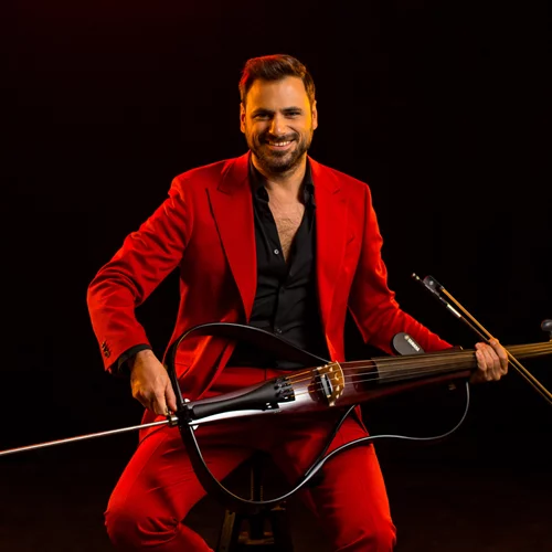 Hauser: Ο τσελίστας rock star στα Rockwave Nights