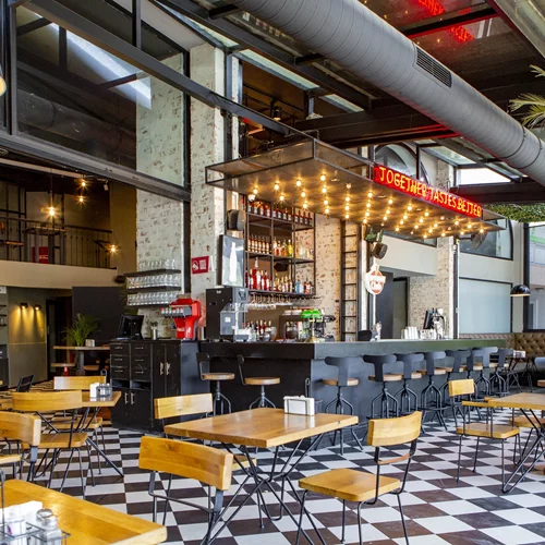 Διπλό smash burger, "BBQ" ή "Umami"; Στο "Burger Joint" θα τα βρεις όλα!