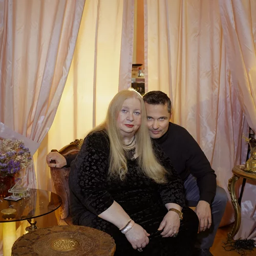 Πόσο παράδοξο χωράει ο ελληνικός ήχος; Η Λένα Πλάτωνος και ο Stergios T. έχουν την απάντηση