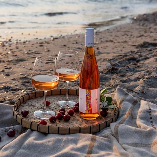 Ένα ροζέ κρασί σαν πρωινό φως καλοκαιριού