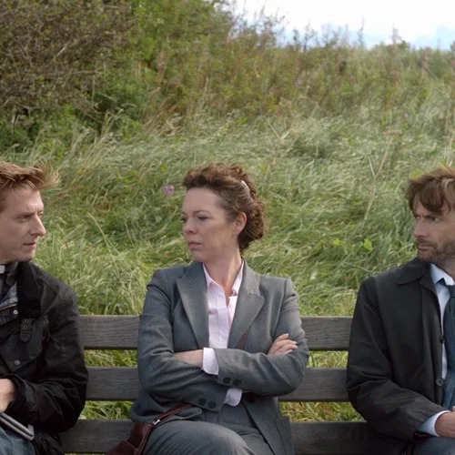 Οι 4 σειρές που βλέπουμε στο ERTFLIX αυτόν τον μήνα