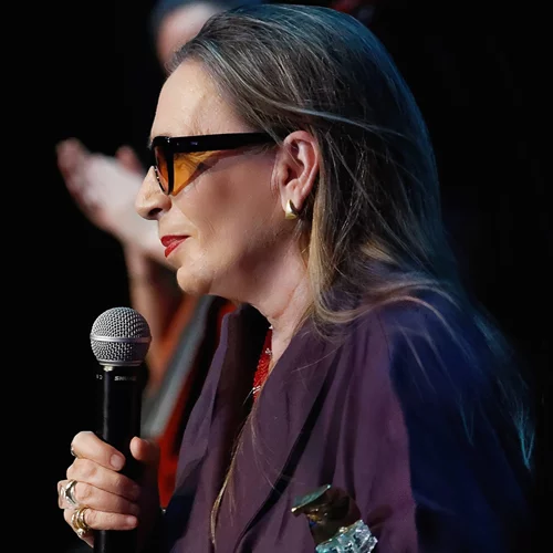 Λίνα Νικολακοπούλου: "Πολλοί βρίσκουν να καθρεφτίζεται η ζωή τους στον λόγο του ΛΕΞ"