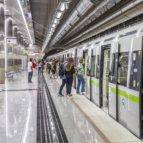 Κι όμως, το Μετρό της Αθήνας βρίσκεται ανάμεσα στα καλύτερα της Ευρώπης