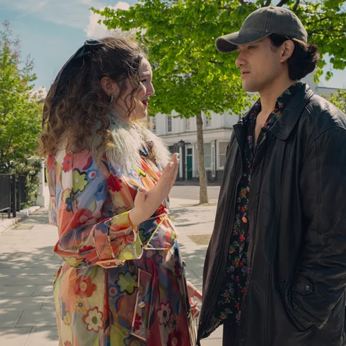 "Too Much": Η ακομπλεξάριστη (;) επιστροφή της Λένα Ντάναμ στην τηλεόραση