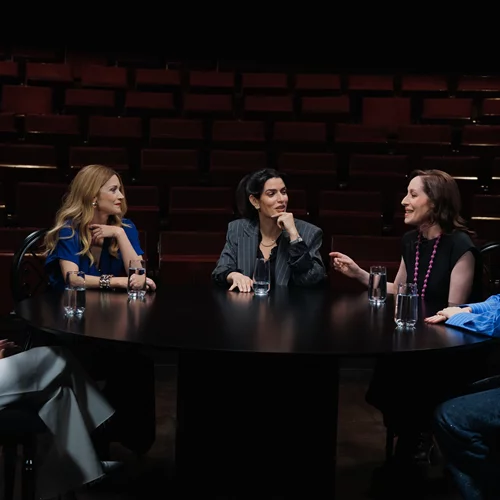 Η γυναικεία ταυτότητα στο πρώτο επεισόδιο των συζητήσεων "Main Characters"