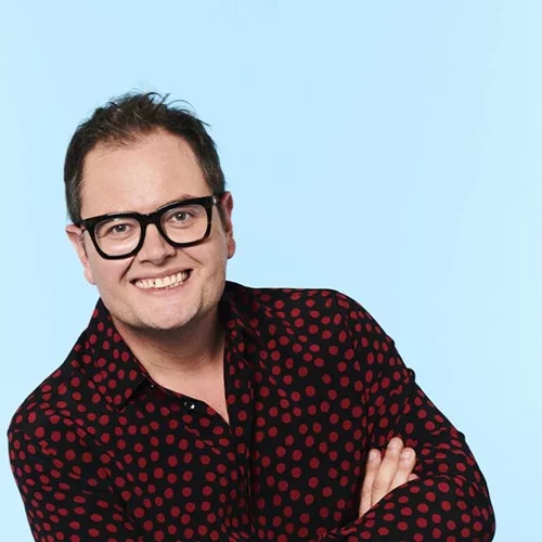 Άλαν Καρ: Ο γνωστός κωμικός έρχεται στην Αθήνα με το νέο του stand-up show "Regional Trinket"