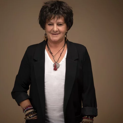 "Vinylio Λαϊκά": Η Φωτεινή Βελεσιώτου μας περιηγεί σε λαϊκά άσματα στη Σφίγγα