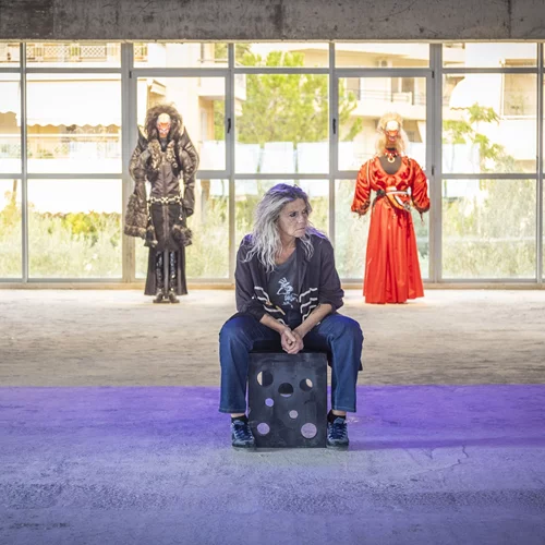 Νάντια Αργυροπούλου: Η έκθεση σύγχρονης τέχνης "Έξω φρενών από ευχαρίστηση" πατάει στην πρακτική του εξεγερμένου εδάφους που επιτρέπει νέες πιθανότητες και νέα λεξιλόγια