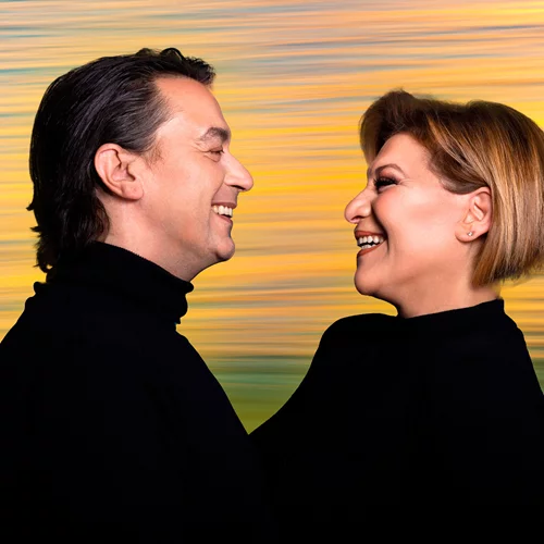 Ο Γιάννης Κότσιρας και η Γιώτα Νέγκα στο Θέατρο Βράχων