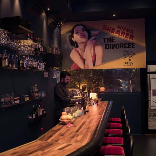 "Finos": ένα μπαρ σαν από φιλμ νουάρ