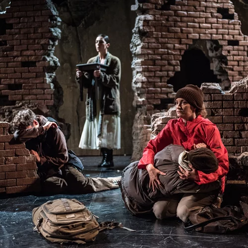 "Στα όρια": Η περιπετειώδη παράσταση για εφήβους έρχεται στο Rex