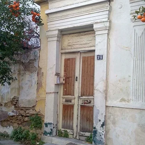 "Κάτω στον Πειραιά, στα Καμίνια": Μια περιήγηση στη γνωστή άγνωστη συνοικία