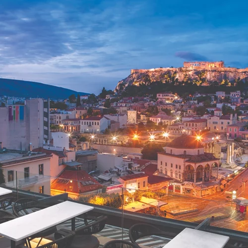 "A for Athens": Καρδιά vs λογικής με μαγευτική θέα