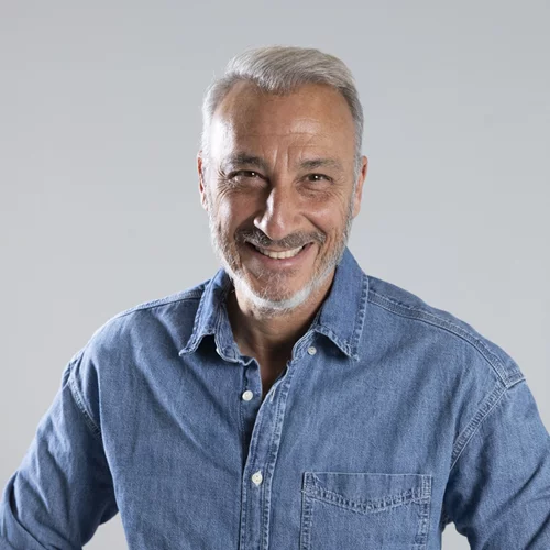 Ο Μίνως Μάτσας μοιράζεται "δικά του ή δανεικά" τραγούδια σε δύο μοναδικές παραστάσεις