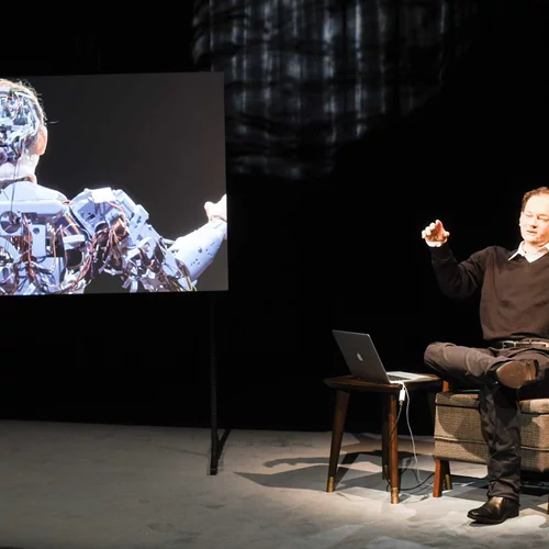 "Uncanny Valley":  Περφόρμανς για ένα ρομπότ