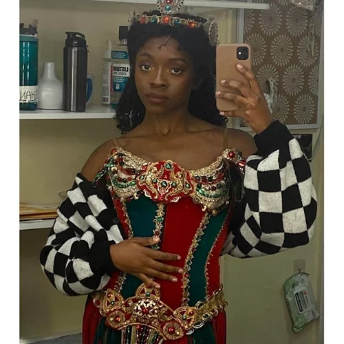 Έμιλι Κουάτσου: Η πρώτη έγχρωμη "Κριστίν" στο "Φάντασμα της Όπερας" γράφει ιστορία στο Μπρόντγουεϊ