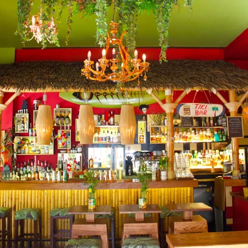 "Tiki Bar Athens": Καλοκαιρινό splash στην καρδιά της πόλης