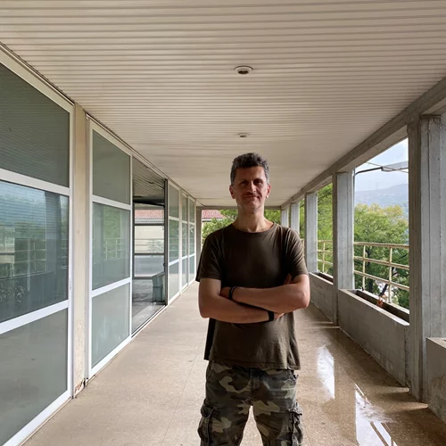 "reality check ΙΙ: inner sanctum": Ο Κώστας Πράπογλου και 24 νέοι καλλιτέχνες εξερευνούν την έννοια του εσωτερικού ιερού στο Δαφνί