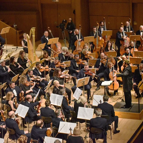 Συμφωνική Ορχήστρα ΕΡΤ & Μιχ. Οικονόμου αναμετρώνται επιτυχώς με διάσημες 5ες Συμφωνίες (Μπετόβεν – Μάλερ)