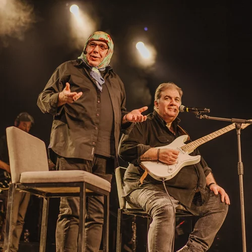 "Best Ωχ…": Οι Άγαμοι Θύται φέρνουν ένα μίνιμαλ υπερθέαμα στο "VOX"