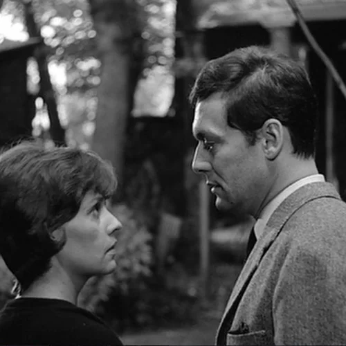 Η Φλόγα που Τρεμοσβήνει