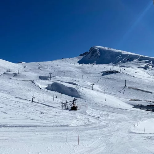Για σκι στον Παρνασσό: Μια μέρα στο μεγαλύτερο χιονοδρομικό κέντρο της χώρας