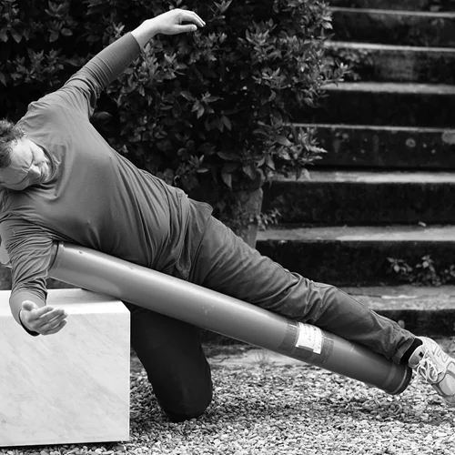 Ο Jeremiah Day διδάσκει τις στρατηγικές του "Νέου Χορού" με μια δημόσια performance