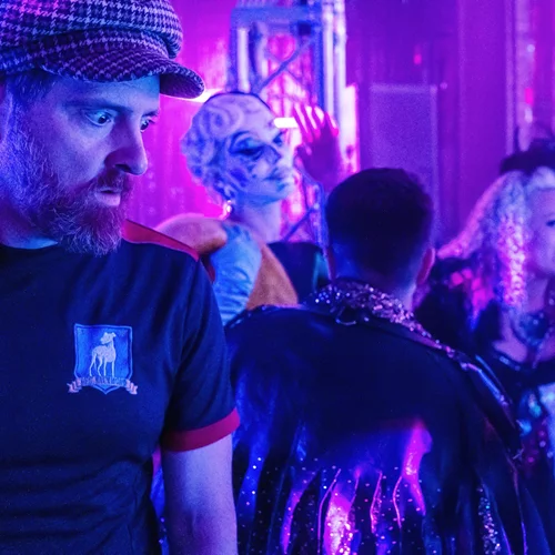 "Ted Lasso": Όλα τα βιβλία που διαβάζει ο προπονητής Μπιαρντ κατά τη διάρκεια της σειράς