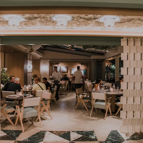 Video walkthrough: H Ναταλία Δραγούμη δοκιμάζει την casual dining εμπειρία του "Opus Inner Pleasure"