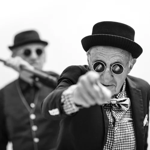 Η επαναστατική μουσική κολεκτίβα των L’ Εntourloop προσγειώνεται στην Ελλάδα