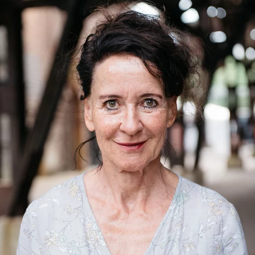 Η Στέφανι Καρπ μάς συστήνει τους διεθνείς προσκεκλημένους του Φεστιβάλ Αθηνών & Επιδαύρου