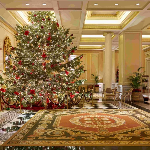 Εορταστικά μενού, απογευματινό τσάι και opera nights με την μεγαλοπρεπή υπογραφή της Μεγάλης Βρεταννίας