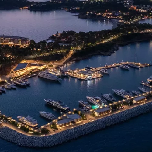 New Moon: O Αλέξανδρος Χριστόπουλος για πρώτη φορά στο Bagatelle Athens