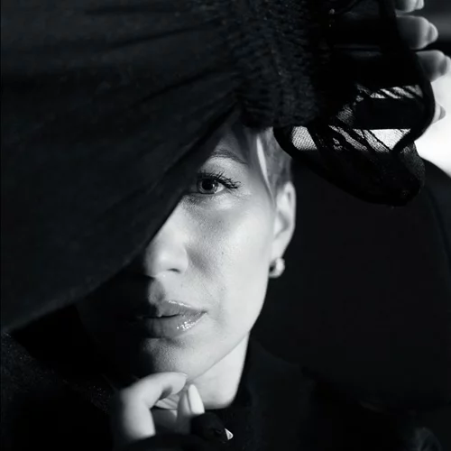 H Πέννυ Μπαλτατζή δίνει ραντεβού τις Τετάρτες στο Caja de Musica