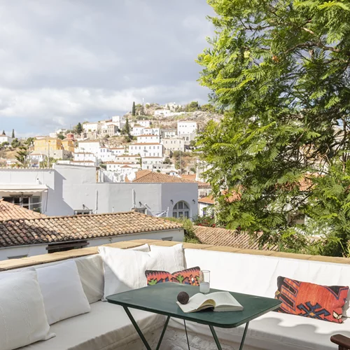 Η Modus & Amplio ανακοινώνει τη συνεργασία της με το ανανεωμένο "Bratsera Hotel"