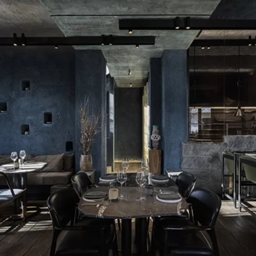 "Humain by Jul’s": Η Ίμπιζα ήρθε στο Μετς