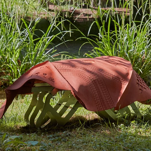 Ένας φορητός ναός στήνεται στο P.E.T. Projects