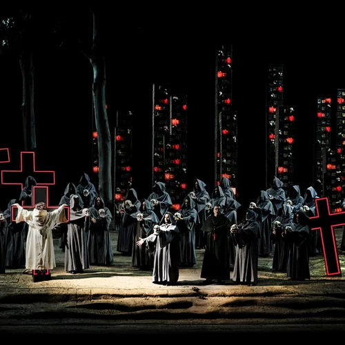 "Δύναμη του πεπρωμένου" στη Λυρική: θέατρο εικόνων και ισχυρές μουσικές εντυπώσεις