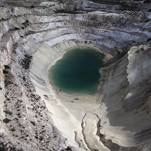 Ανακαλύπτοντας το "Αποτύπωμα" που σχηματίζεται στη μνήμη και τη συνείδηση του Άκη Δέτση