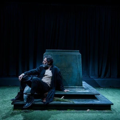 Από τον Τολστόι στον Βιριπάγιεφ: Οι Ρώσοι πρωταγωνιστούν στη θεατρική σεζον