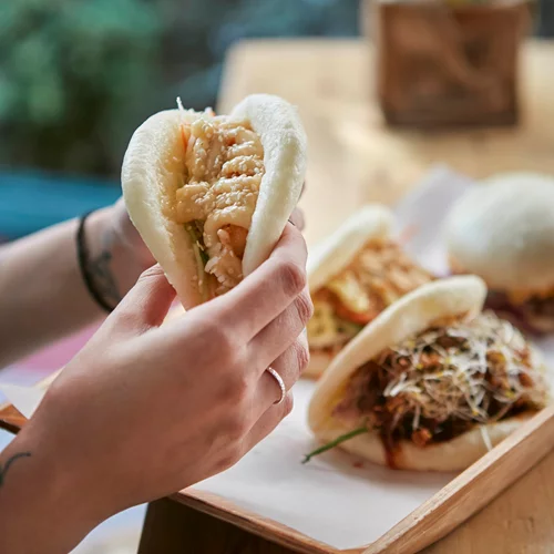 Πού να πάω για αστεράτα bao buns;