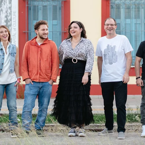 "Μυστήριο 37 Φωνές της Ελευσίνας": Η πόλη αποκτά το δικό της κοινοτικό ραδιόφωνο