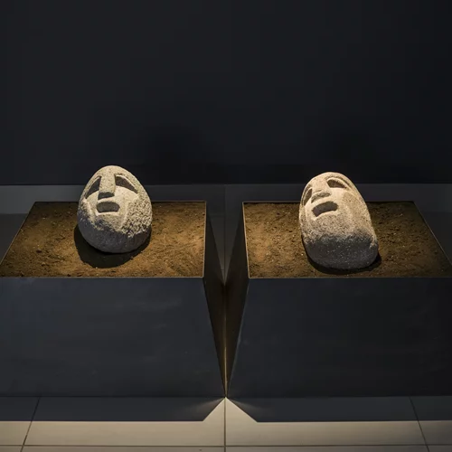 Η Βένια Δημητρακοπούλου "σμιλεύει τον έρωτα" στην γκαλερί Κουρντ