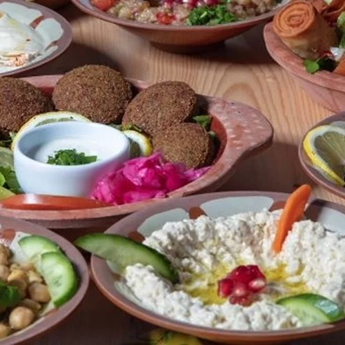 Το "Kammoun" στη Γλυφάδα θα σε μάθει να τρως (και να πίνεις) λιβανέζικα