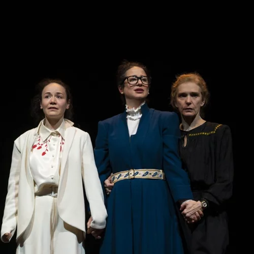 Θέατρο όπου κι αν είσαι: Οι "Τρεις Αδελφές" σε live streaming στην Ιθάκη