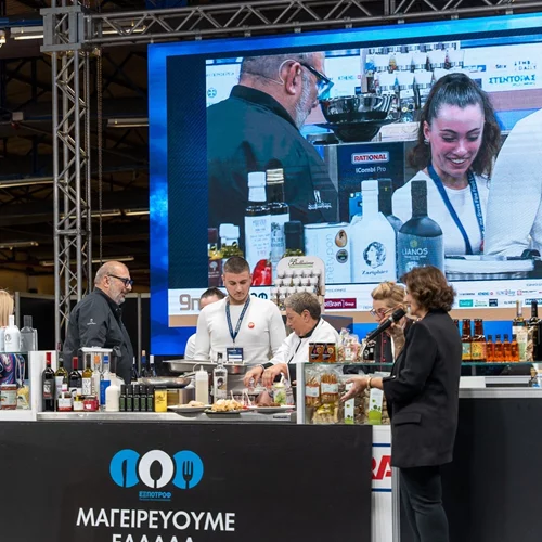 O Κώστας Μπουγιούρης "Μαγειρεύει Ελλάδα"