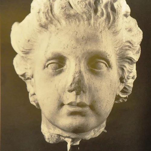 Ένα μαρμάρινο πορτραίτο παιδιού από τη Σμύρνη στο Εθνικό Αρχαιολογικό Μουσείο