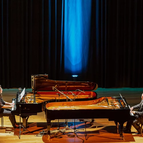 "You Don’t Know My Place": Η μουσική του Τζούλιους Ήστμαν στην Εναλλακτική Σκηνή της ΕΛΣ